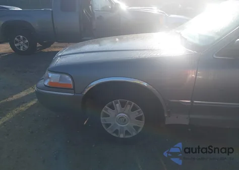 2004 Mercury Grand Marquis Gs from USA, damaged, VIN 2MEFM74W44X658948